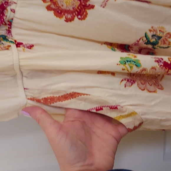 Ready for Summer Strappy Floral Cream Dress With Pockets Size Large - Picture 3 of 12